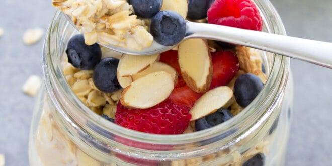 Easy overnight oats recipe with milk, chia seeds, and fruit