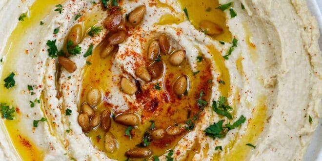 hummus recipe made with chickpeas, tahini, and olive oil