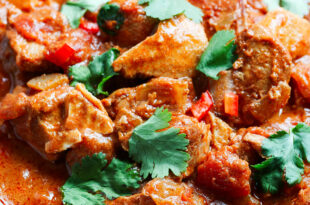 Chicken curry recipe with tomato and onion gravy