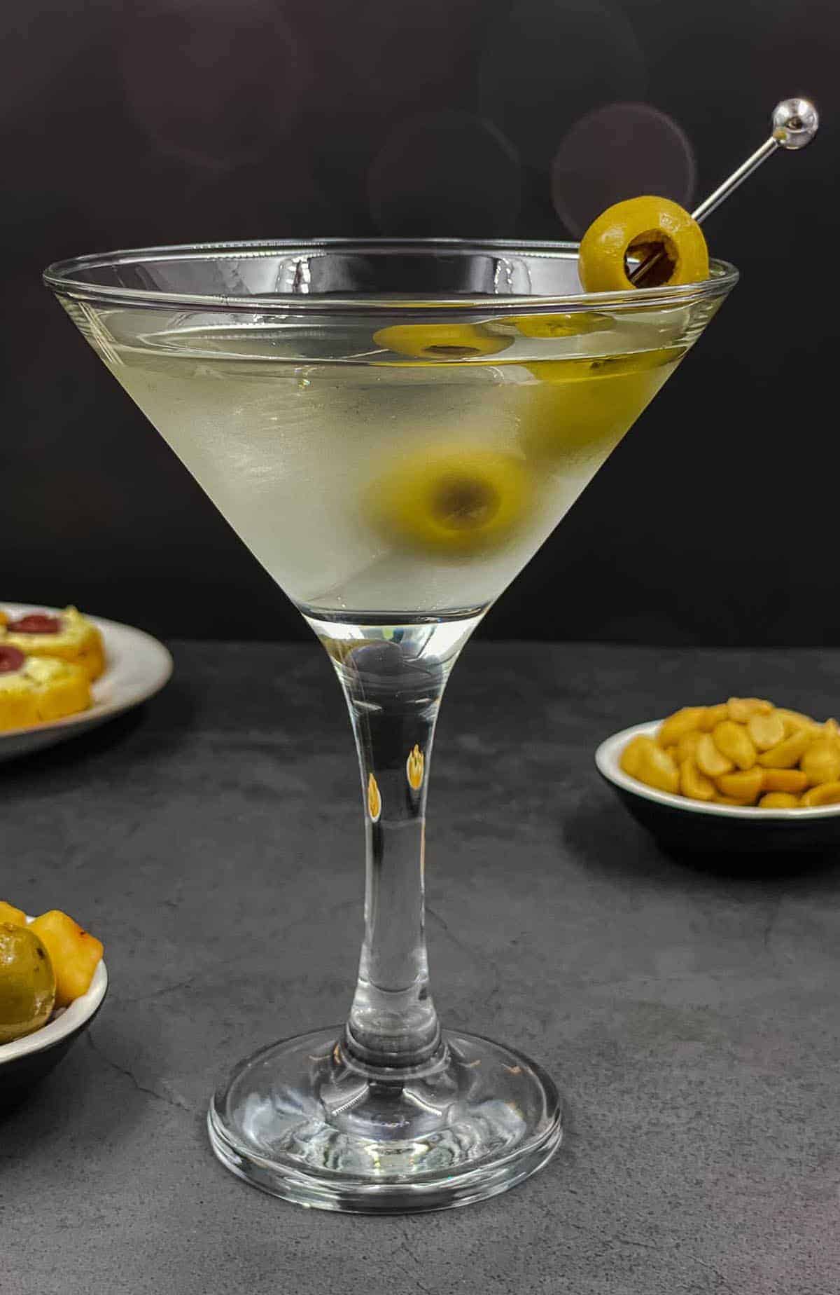 Easy dirty martini recipe with vodka and olive juice