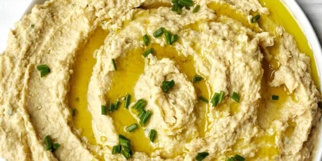 Easy hummus without tahini recipe made with chickpeas, lemon, and garlic