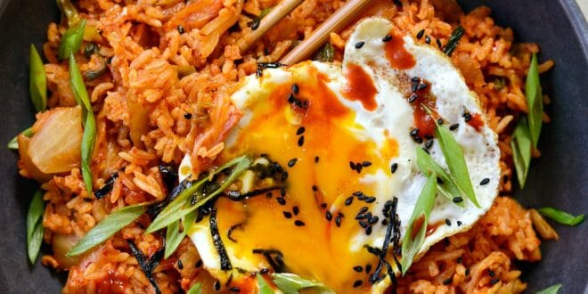 Spicy kimchi fried rice recipe with egg and green onions