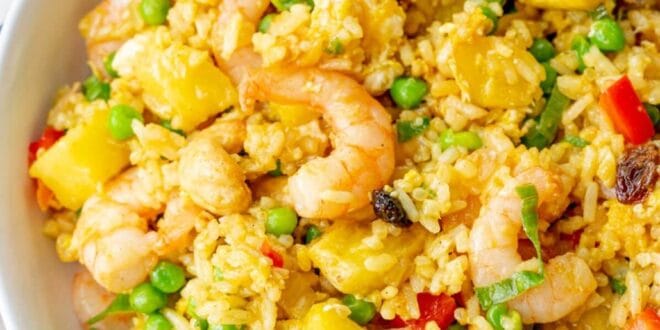 Thai-style pineapple fried rice recipe with shrimp and cashews
